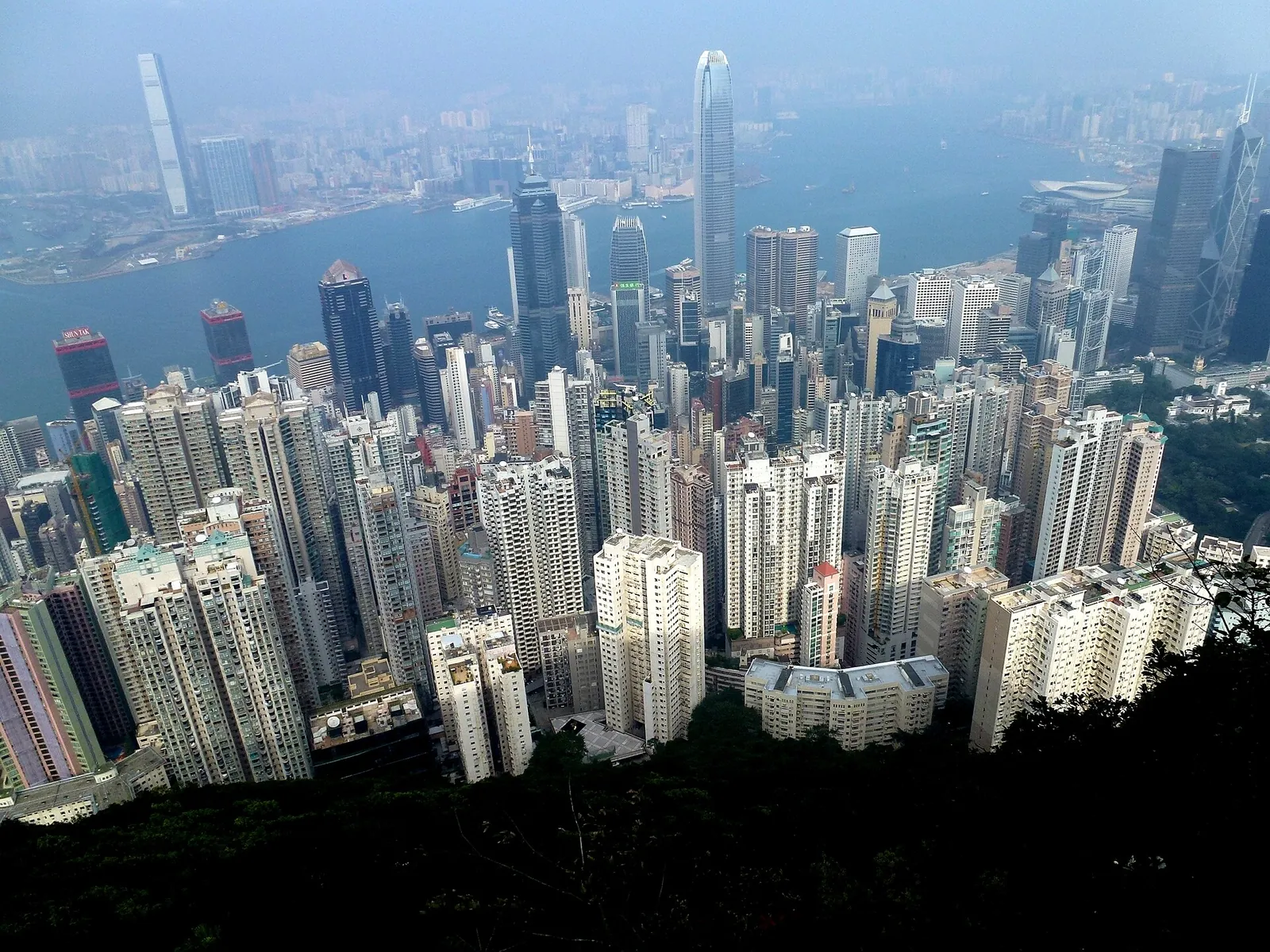 Hongkongské panorama a přístav z Lugard Road