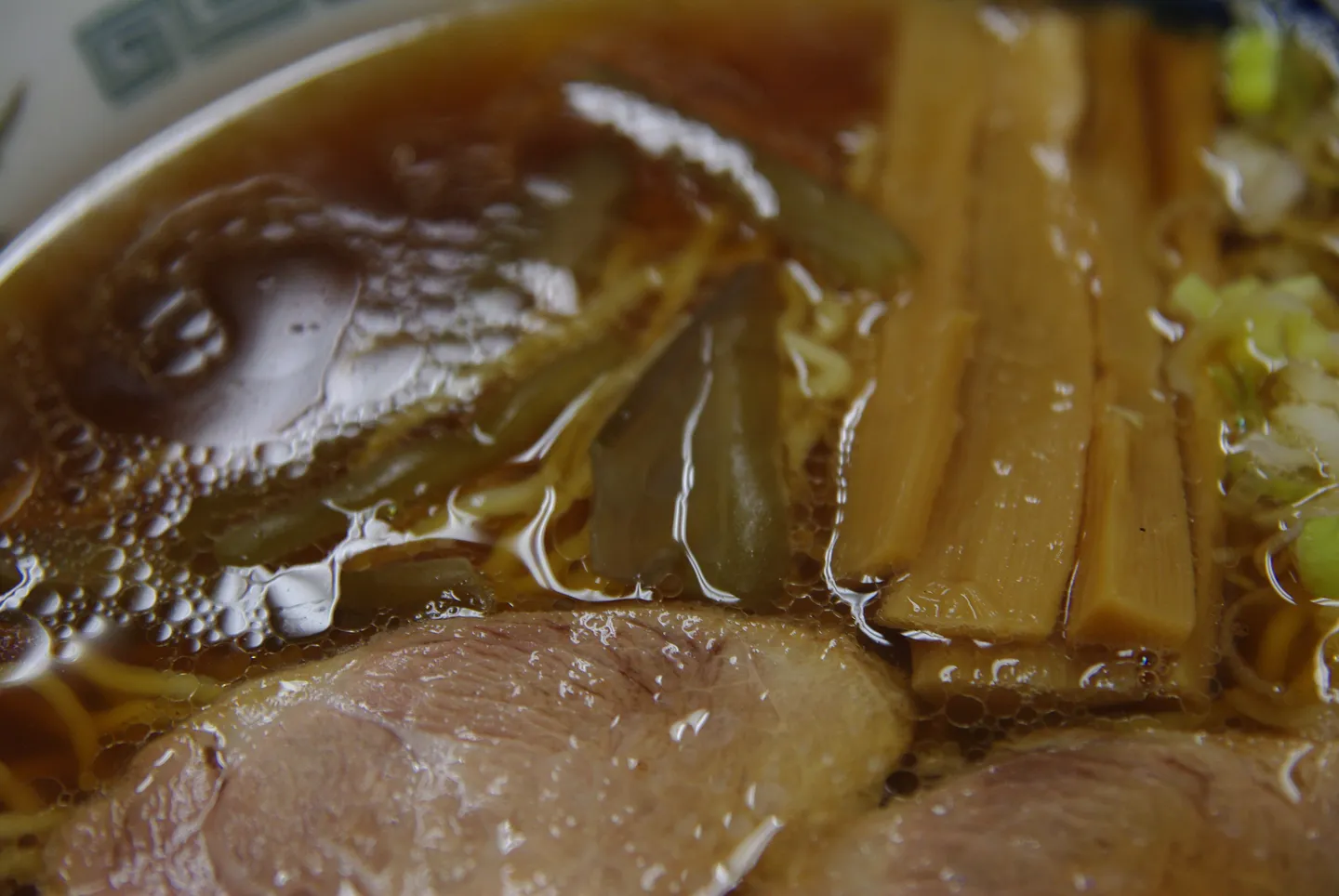 Asahikawa-Ramen mit Schweinefleisch und Bambussprossen.