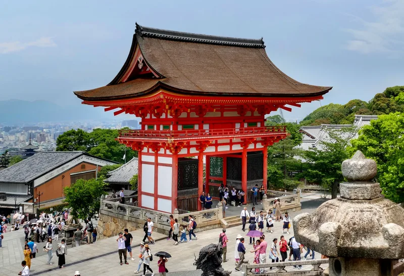 The Niōmon gate of the Kiyomizu-dera temple in Kyoto.