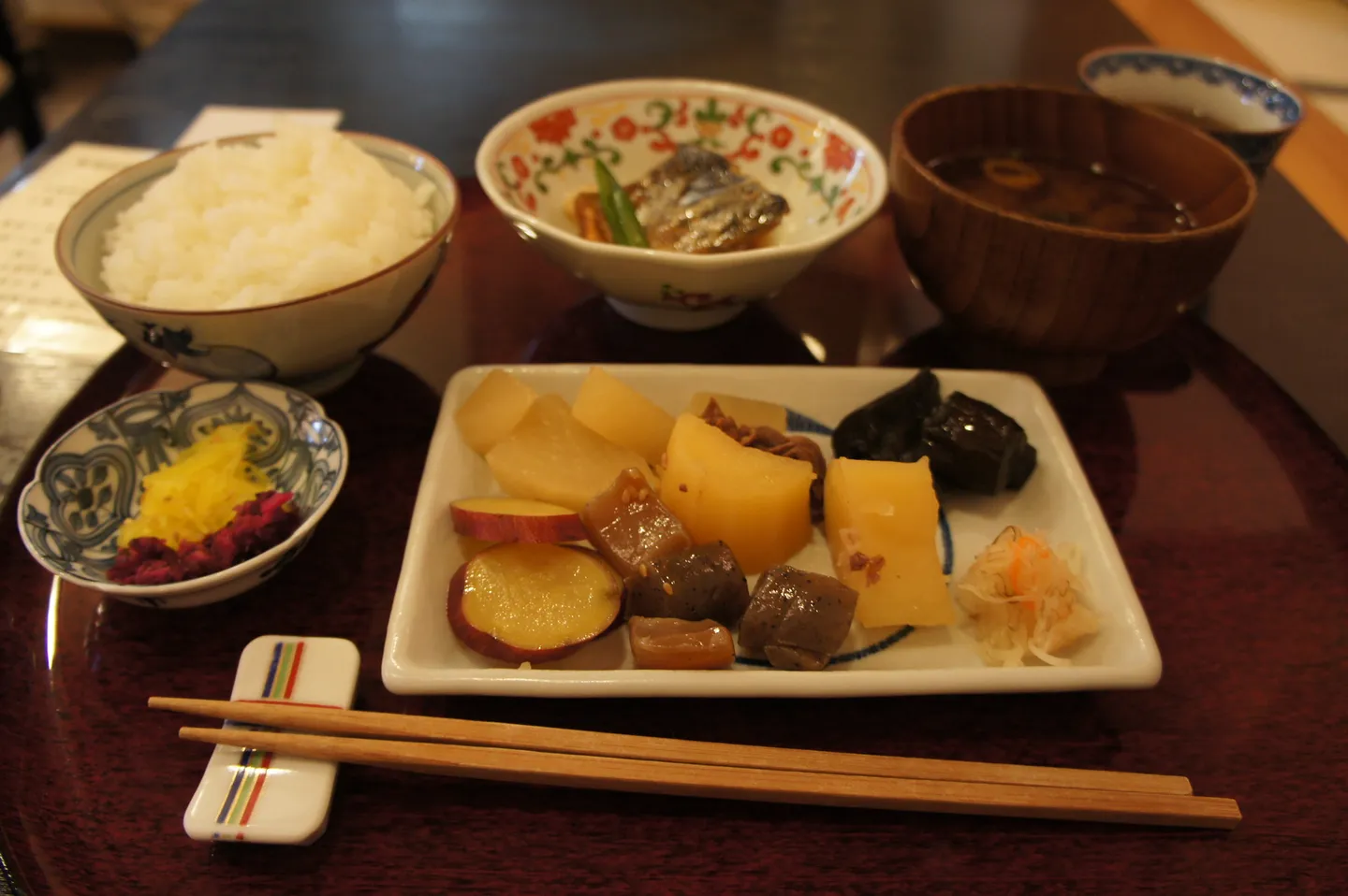 An obanzai meal with rice, soup and small side dishes.