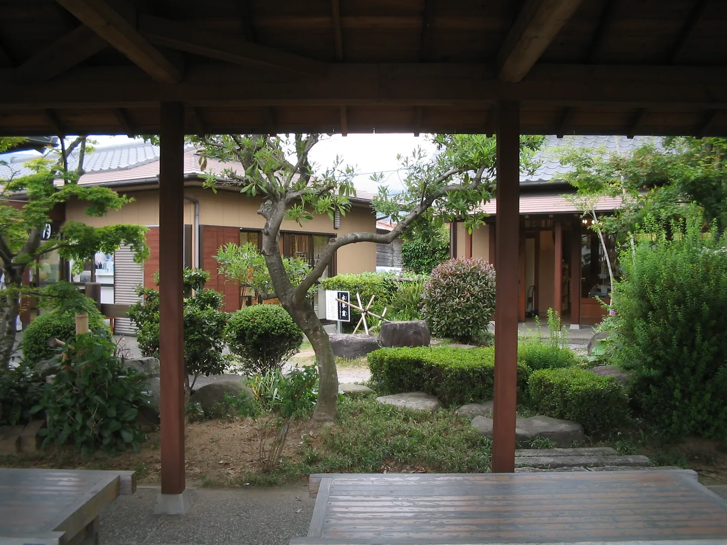 Den grønne gårdhave i Ryozenji-templet i Naruto.