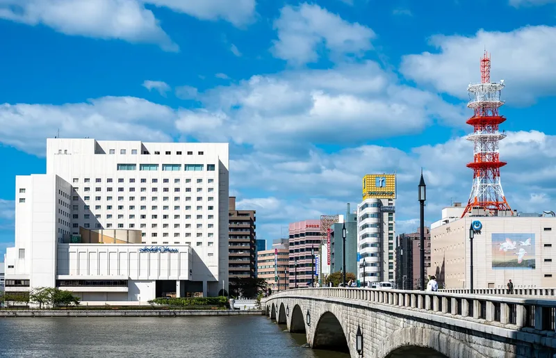 Central Niigata and Bandai Bridge beside the Shinano River.