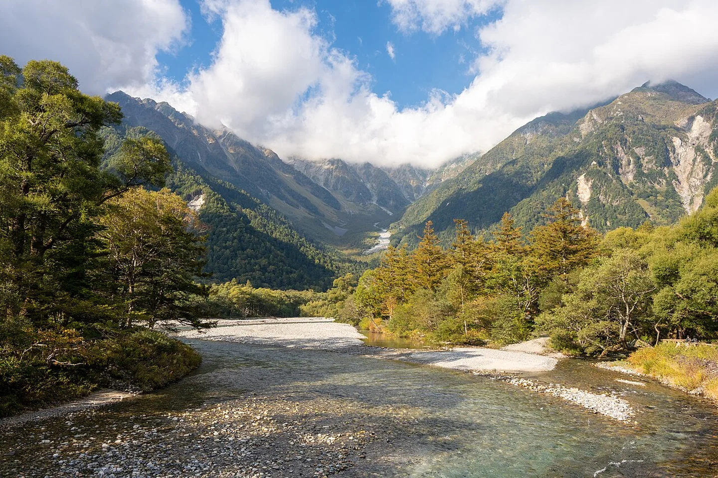 En fjellelv i Kamikochi