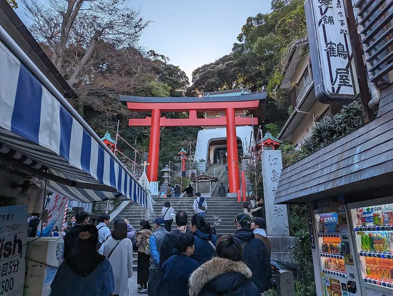 The shopping approach on Enoshima