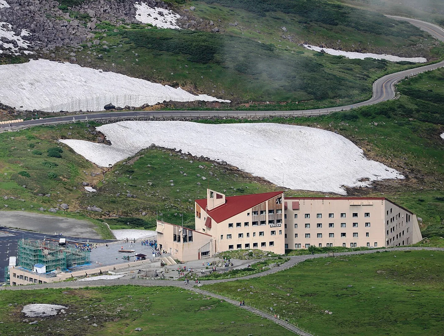 Hotel Tateyama and the mountain road seen from Mount Tate