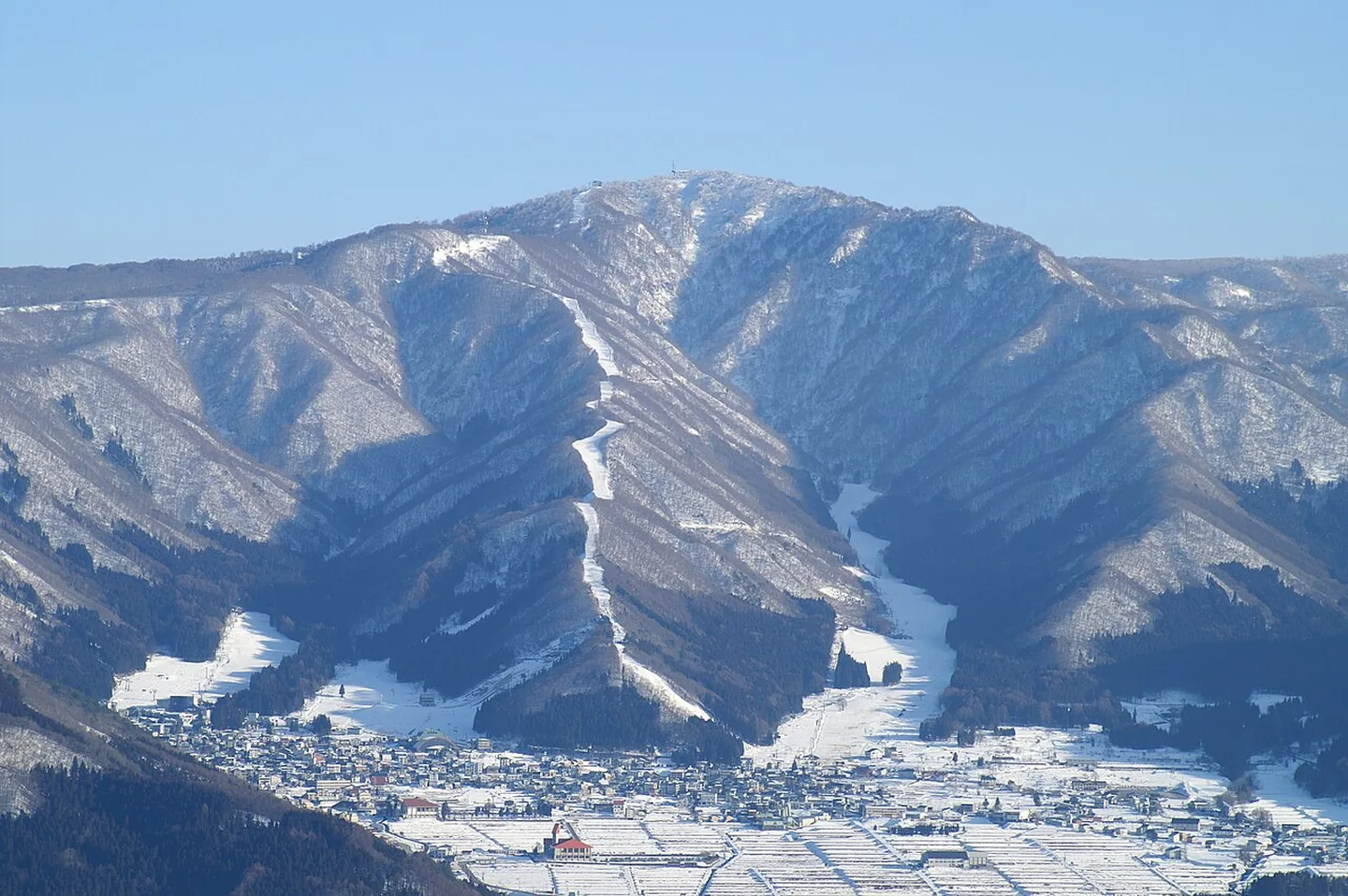 Kenashi-fjellet og Nozawa Onsen om vinteren
