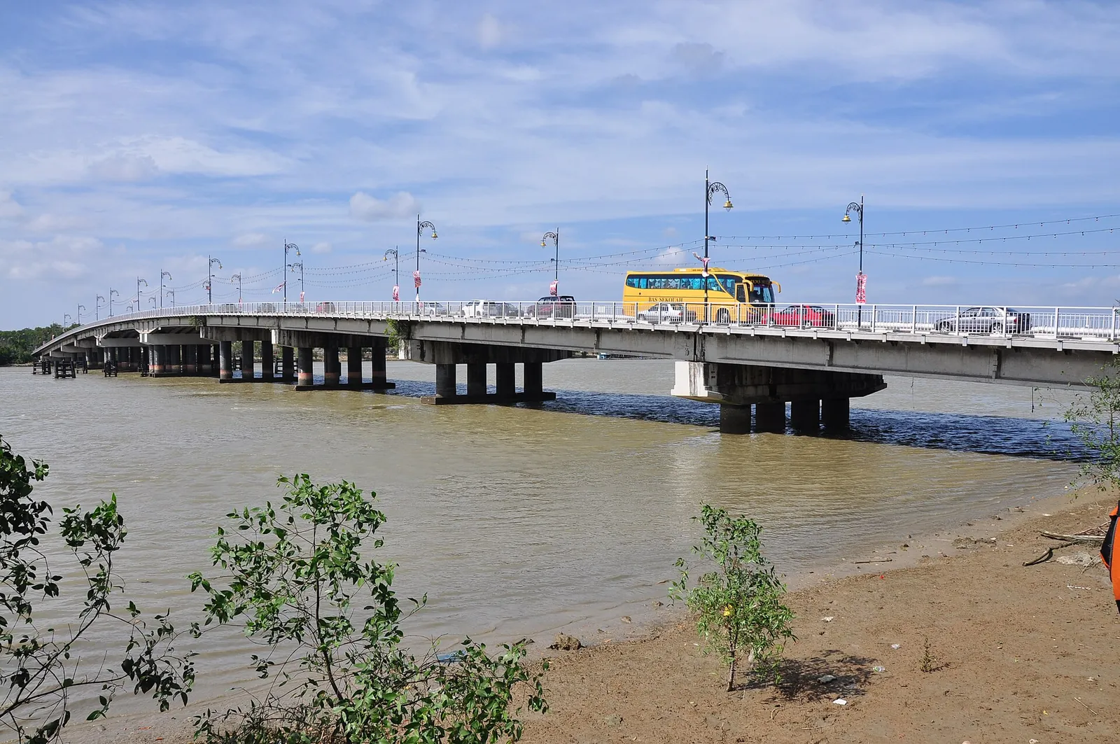 Bridge carrying traffic across the Muar River
