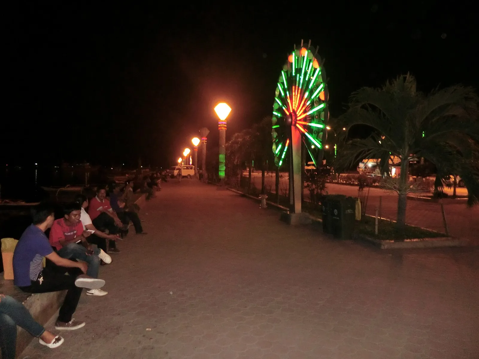 Puerto Princesa waterfront promenade at night