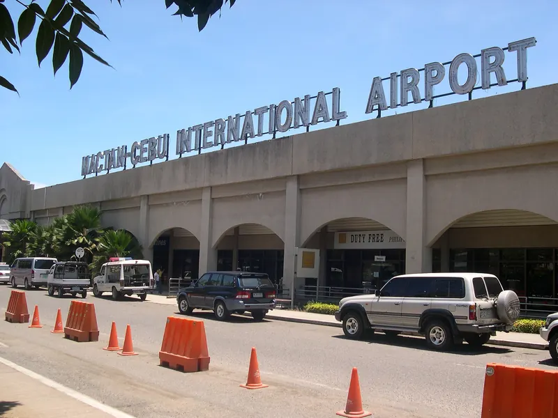 Mactan-Cebu airport departure hall in 2006