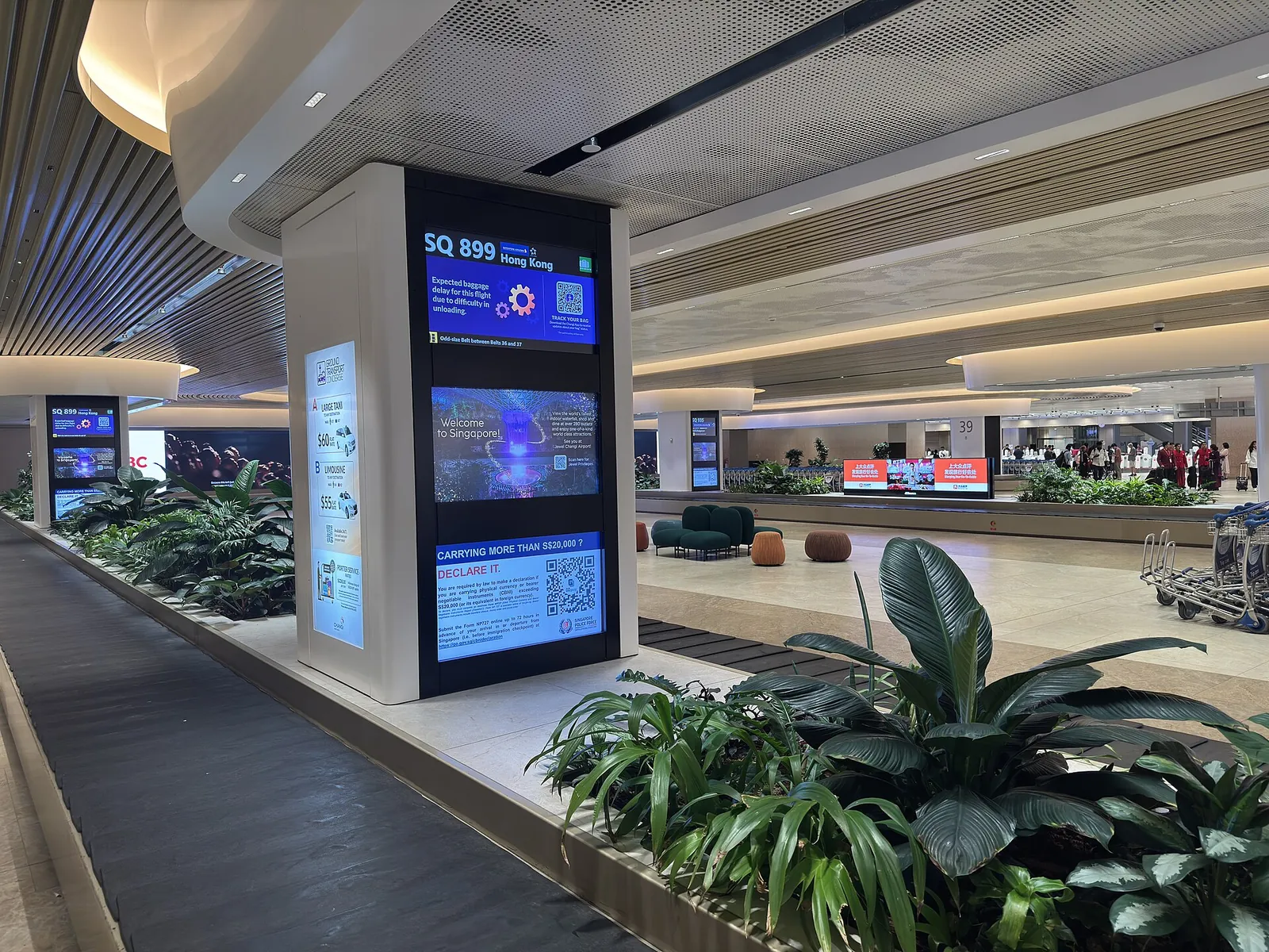 Dépôt de bagages et affichage des vols au Terminal 2 de Changi