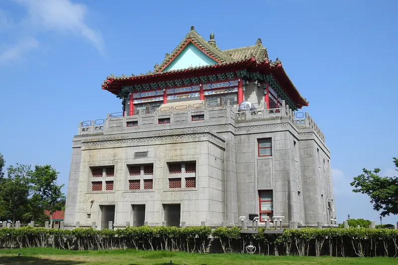 Juguang Tower si alza sopra il prato a Kinmen