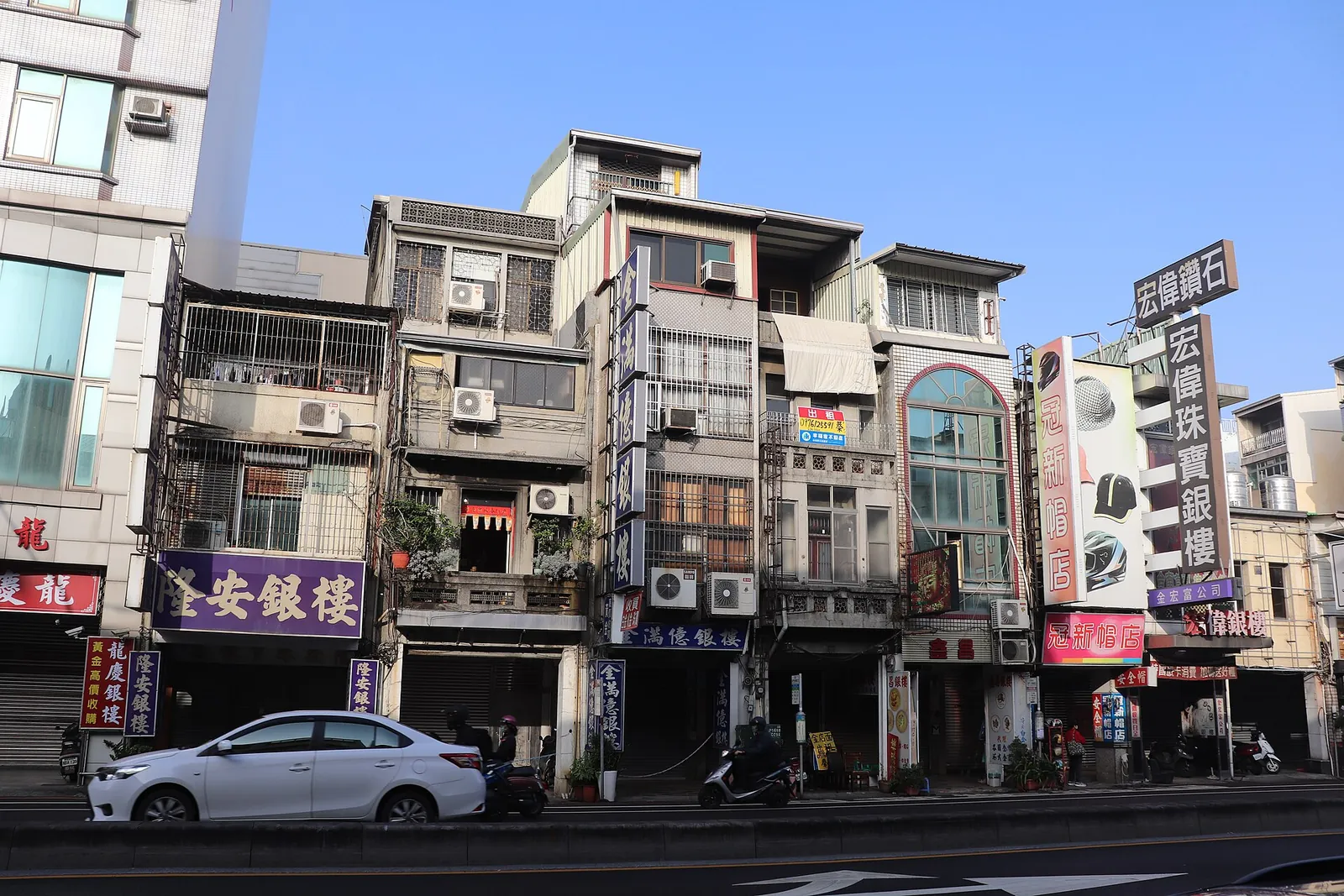 Buildings and shops along Ximen Road in Tainan