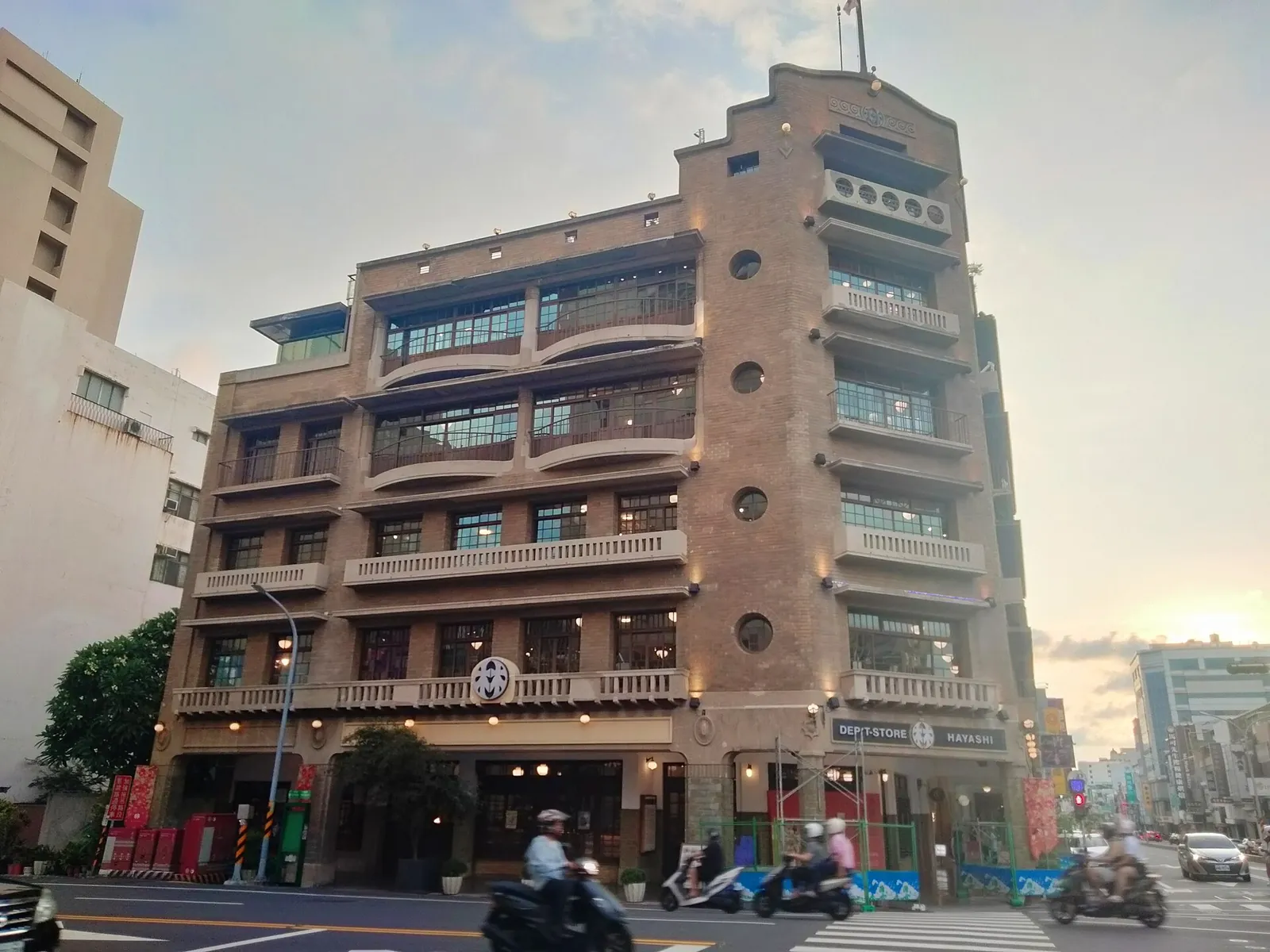Esterno di Hayashi Department Store a Tainan