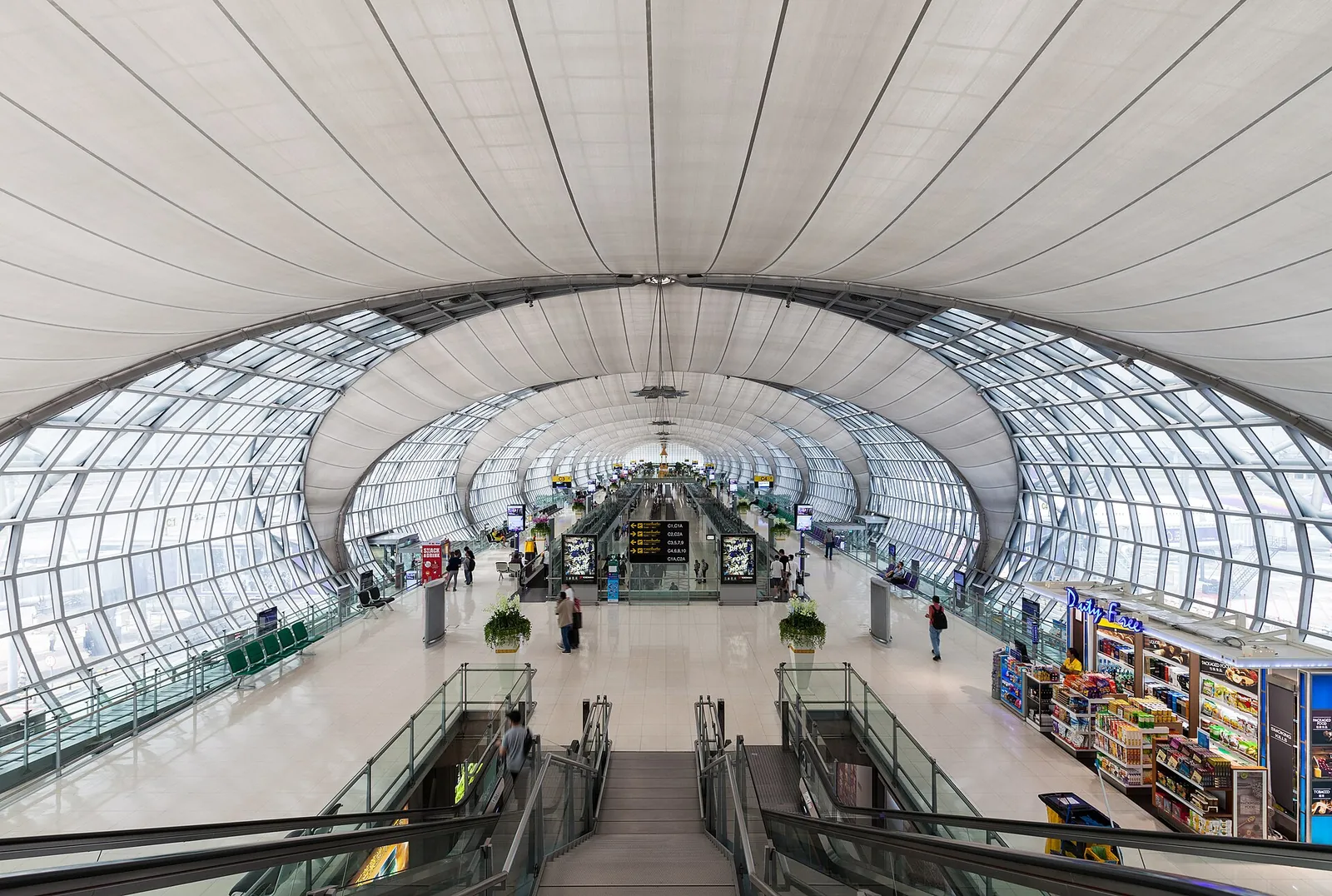 Vnitřní hala na letišti Suvarnabhumi