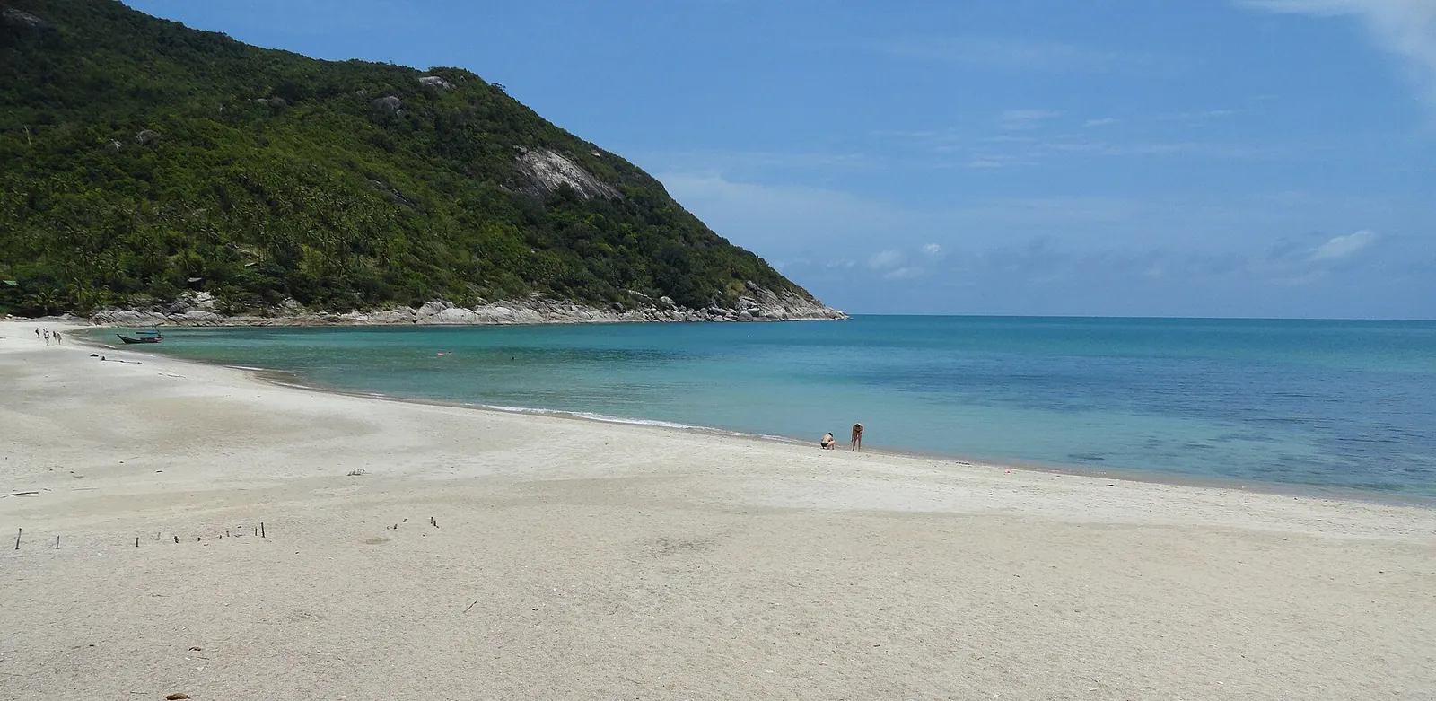 La spiaggia sabbiosa di Bottle Beach a Koh Phangan