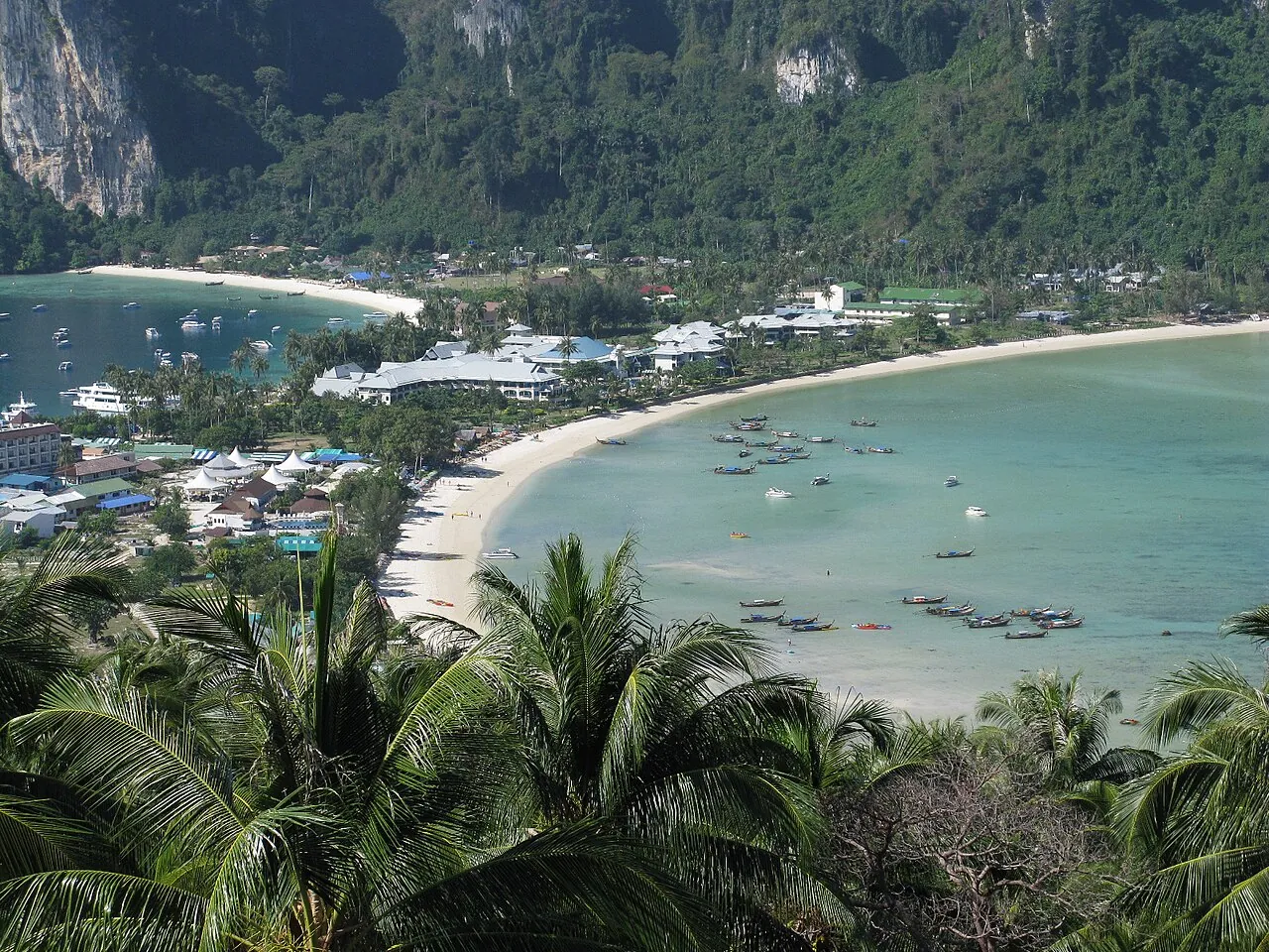 The twin bays of Ton Sai and Loh Dalum on Phi Phi Don seen from the viewpoint