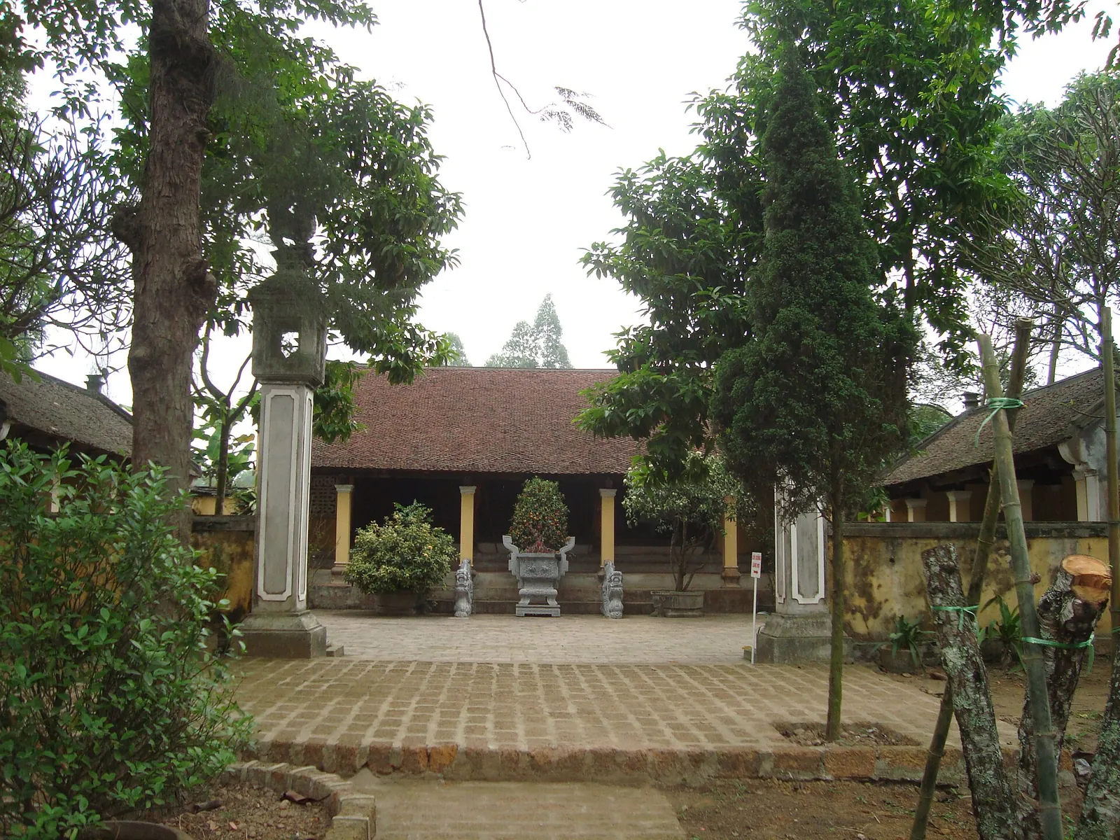 Courtyard and tiled hall of the shrine of King Ngo Quyen in Duong Lam