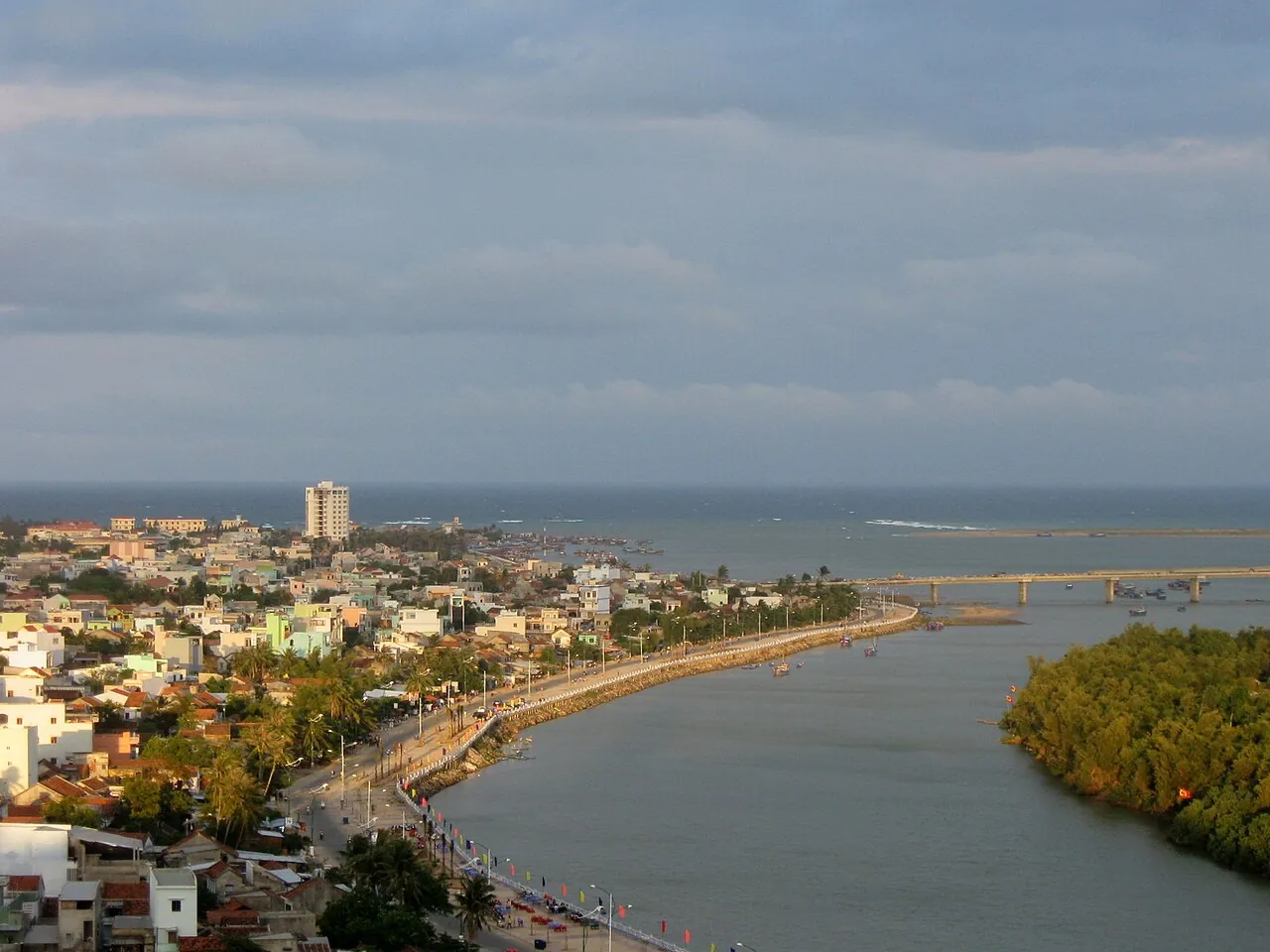 Tuy Hoa seen from Nhan Mountain, with the Da Rang River, its bridges and the sea beyond