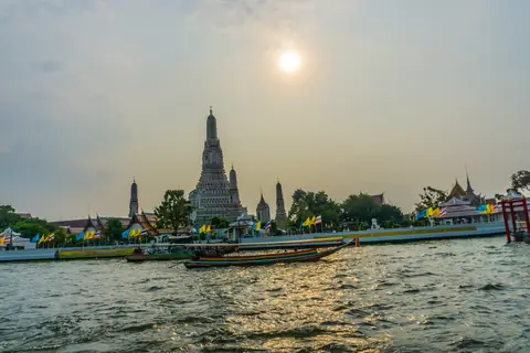 Wat Arun · Bangkok, Thailand